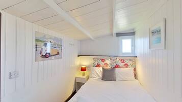 1 bedroom, iron/ironing board, internet, bed sheets