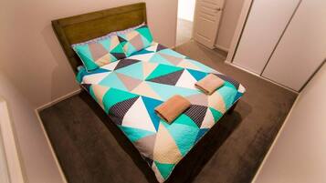 5 habitaciones y ropa de cama