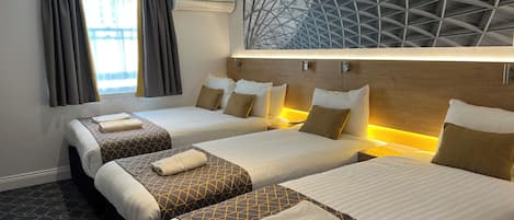 Family Suite | Hypo-allergenic bedding, minibar, in-room safe, desk