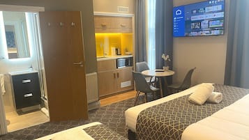 高級套房, 2 間臥室 | 1 間臥室、低過敏寢具、迷你吧、客房內保險箱