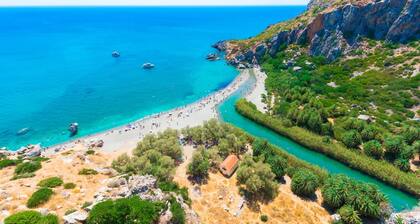 Suite LYDIA colorée, piscine, patio, terrasse sur le toit, prÚs de Réthymnon