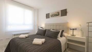 2 bedrooms, in-room safe, iron/ironing board, free WiFi