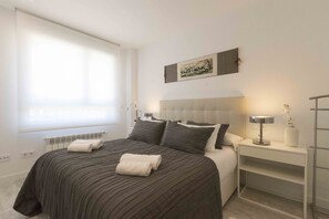 2 bedrooms, in-room safe, iron/ironing board, free WiFi