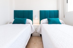 2 Schlafzimmer, Zimmersafe, Bügeleisen/Bügelbrett, kostenloses WLAN