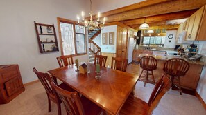 Dining - Sunriver Stay with A/C, BBQ & Golf Course Views (Bend)