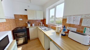 Kühlschrank, Mikrowelle, Ofen