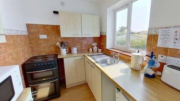 Fridge, microwave, oven