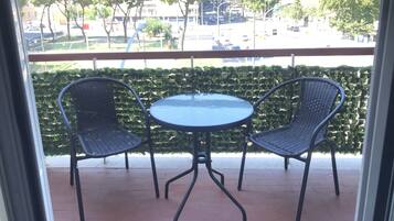 Doppel- oder Zweibettzimmer, eigenes Bad (Margaret) | Schreibtisch, laptopgeeigneter Arbeitsplatz, schallisolierte Zimmer