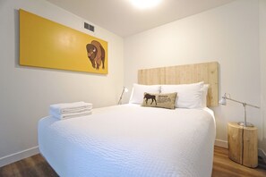 Iron/ironing board, free WiFi, bed sheets