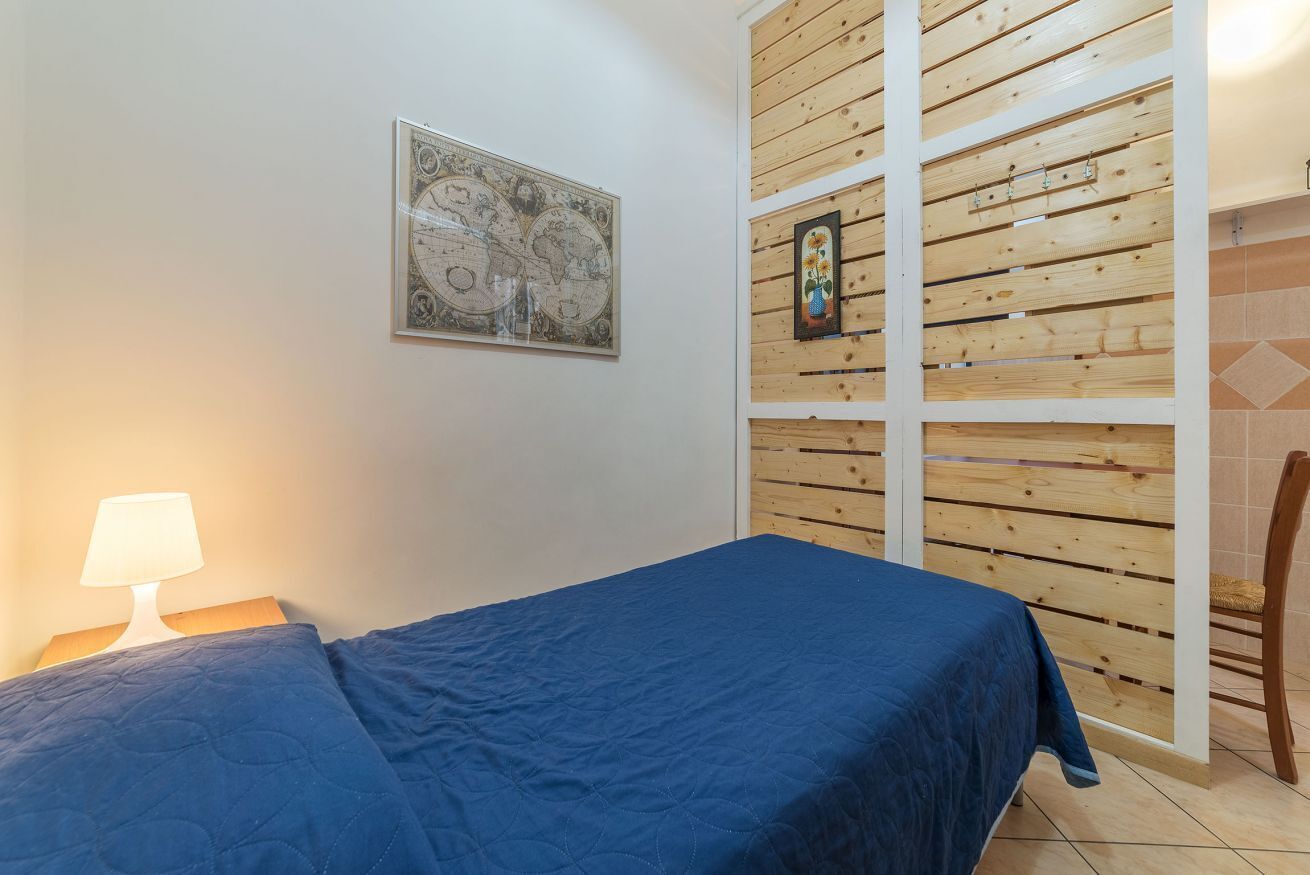 Planxa i posts de planxar, wifi i roba de llit 