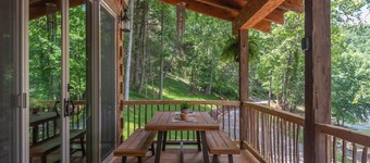 Riverbend Cabin! A Luxurious New Private Waterfront  Log Cabin.