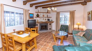 Televisie en een open haard