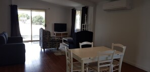 Smart TV - Balavil, on Lines. Self catered B&B (Willyaroo)