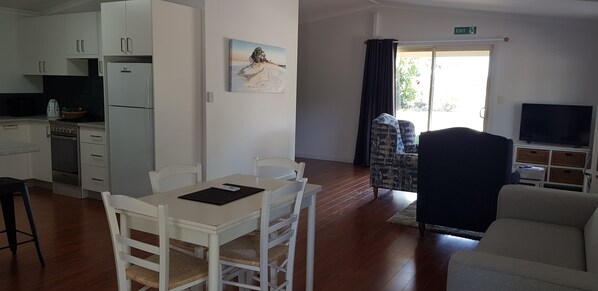 Smart TV - Balavil, on Lines. Self catered B&B (Willyaroo)