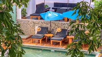 Outdoor pool, open 8:00 AM to 10:00 PM, sun loungers