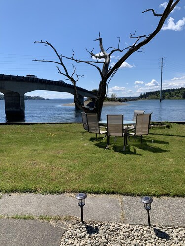 Waterfront Beach Rental with beach access