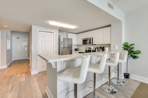 Fridge, microwave, stovetop, dishwasher - Resort Amenities: Beachfront Panama City Condo! (Panama City Beach)