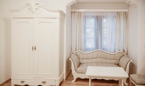 TV - Luxury Villa ''Emina'' (Sarajevo)