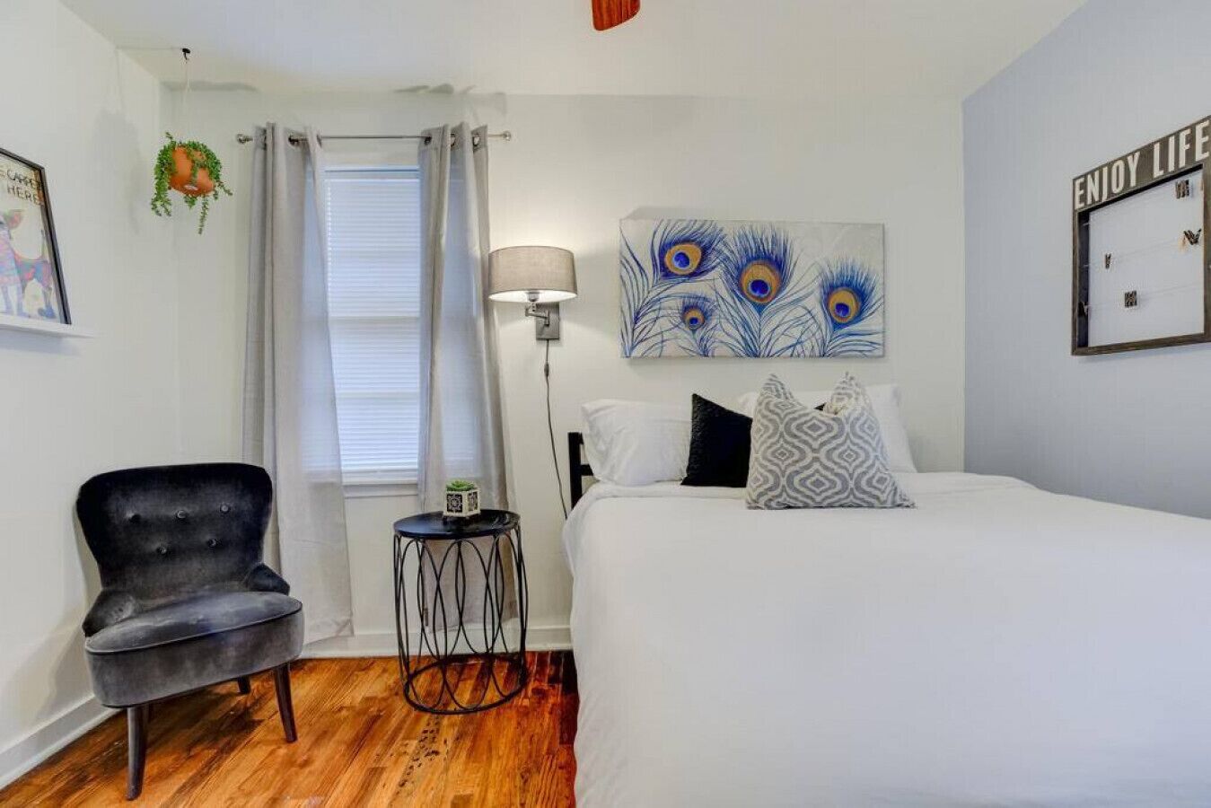 1 bedroom, desk, iron/ironing board, WiFi