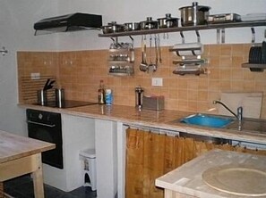 Réfrigérateur, four, plaque de cuisson, lave-vaisselle