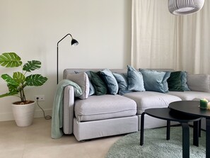 Smart TV, music library - Stylish apartment with sea views (Torrox)
