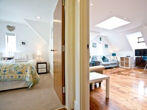 1 bedroom, free WiFi - A stylish apartment set in an idyllic location in Watergate Bay. (Watergate Bay)