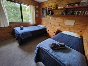 2 bedrooms, iron/ironing board, travel crib, free WiFi - Linric Fold - 2 Cottage Br (Horeke)