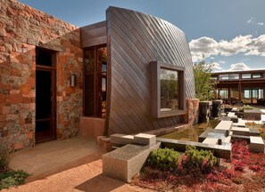 Exterior - Luxury Resort Living in Santa Fe, heated pool, hot tubs, 360 mountain top views (Santa Fe)