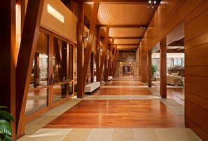 Lobby - Luxury Resort Living in Santa Fe, heated pool, hot tubs, 360 mountain top views (Santa Fe)