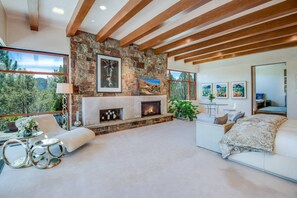 6 bedrooms, in-room safe, desk, iron/ironing board - Luxury Resort Living in Santa Fe, heated pool, hot tubs, 360 mountain top views (Santa Fe)