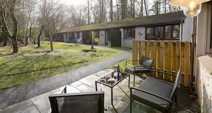 Runoilijan mökki - koiraystävällinen ja ilmainen pysäköinti