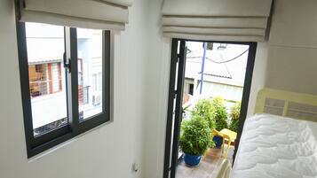 3 bedrooms, iron/ironing board, WiFi