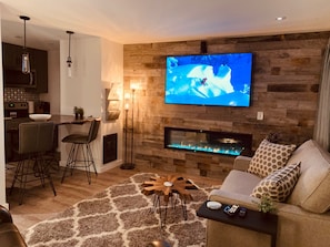Smart TV, fireplace, Netflix, Hulu