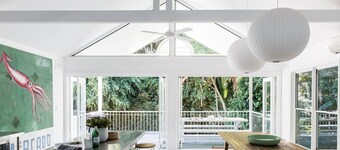POOL - TENNIS COURT - WALK TO BEACH & SHOPS - FAMILIES