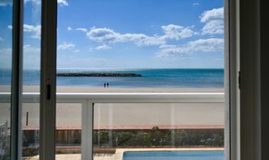 Uitzicht op strand/zee