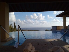 Outdoor pool - Perfect Holiday Home- 120 Degree Sea View (Kouklia)