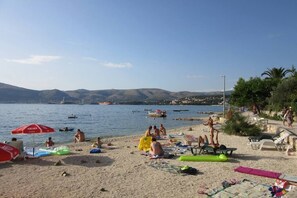 In Strandnähe, Liegestühle