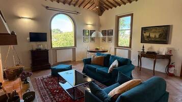 Smart TV, fireplace, foosball, table tennis