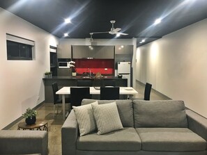 Living area - 3 Bedroom, Fully Furnished Apartment with Full Kitchen and Balcony (Darwin City)