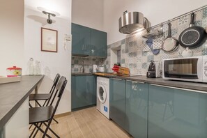 Micro-ondes, plaque de cuisson, lave-vaisselle