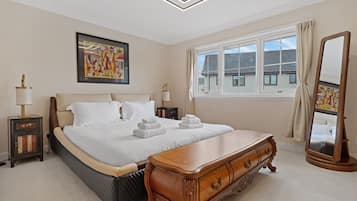 4 chambres, bureau, fer et planche Ă repasser, Wi-Fi