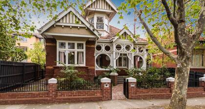 Elwood Eclectic Gem Walk to St Kilda beach