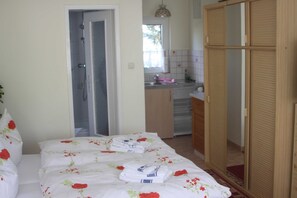 1 Schlafzimmer, Reisekinderbett, WLAN, Bettwäsche