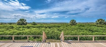 OCEAN VIEW! Coligny Area! UPDATED~1 BD, 1 BA ~2 Bikes! #113