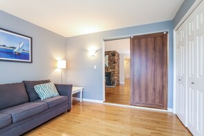 Smart TV, fireplace, video games, DVD player