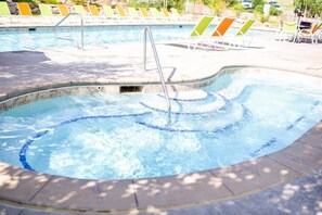 Piscine intérieure, piscine extérieure
