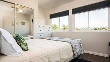 4 Schlafzimmer, BĂŒgeleisen/BĂŒgelbrett, WLAN, BettwĂ€sche