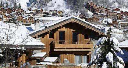 Landhaus, blick dorf/wald, terrasse, balkon, kamin oder ofen für holz, fernseher, 120m²
