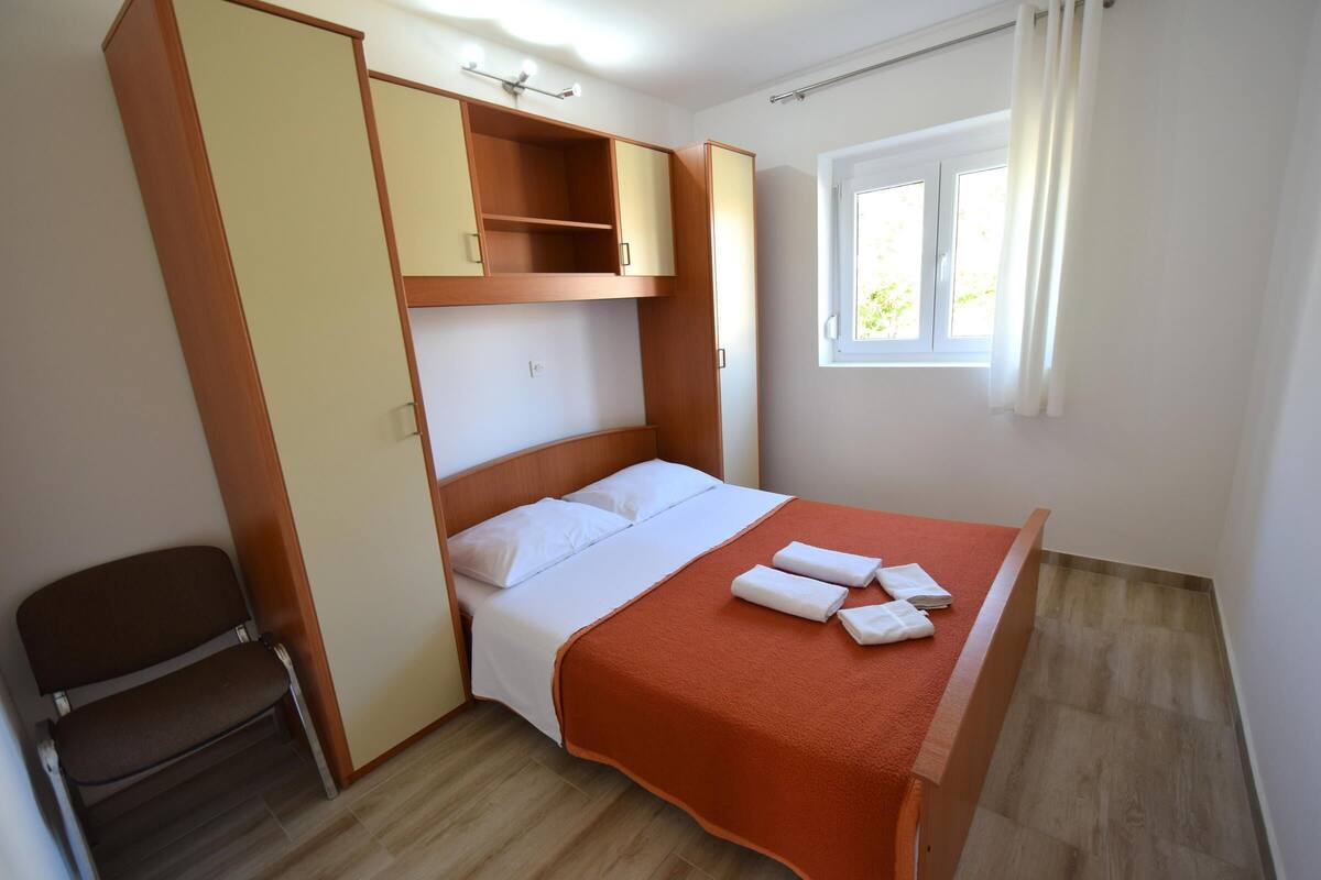 Appartement, 2 chambres (on the first floor (bijeli)) | 2 chambres, lits bébé (gratuits), Wi-Fi gratuit, draps fournis
