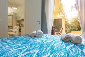 2 bedrooms, iron/ironing board, WiFi, bed sheets